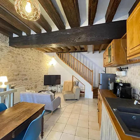 Lägenhet Escapade Moretaine - L'echappee Au Charme D'antan Moret-sur-Loing